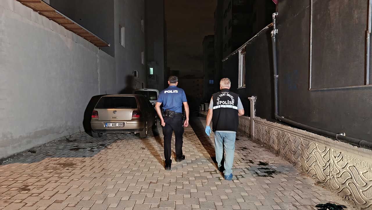 S E V G İ L İ S İ N İ N E Ş İ N D E N K A Ç A R K E N Ö L D Ü (2)