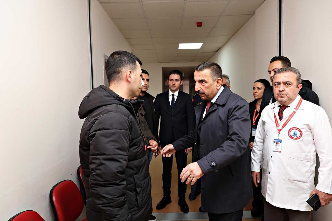 Validen Yaralı Jandarmaya Ziyaret (1)