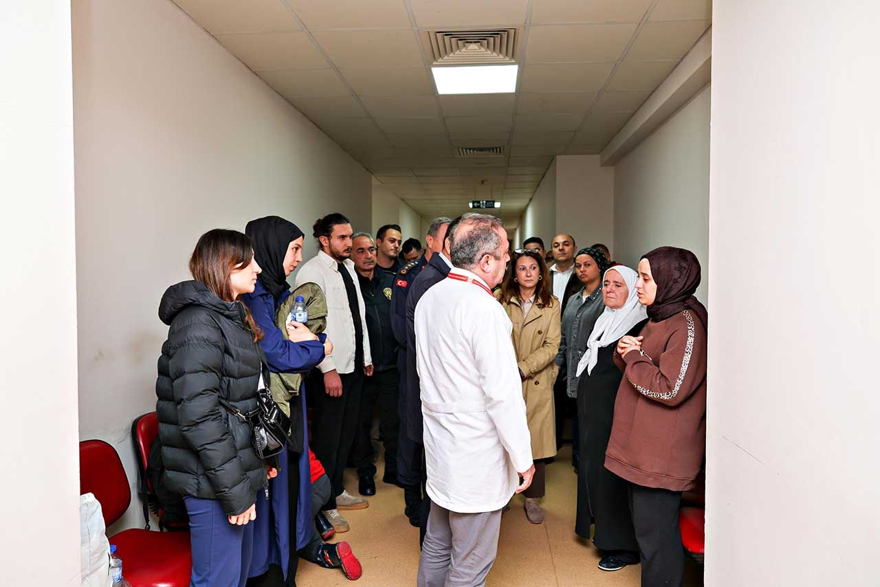 Validen Yaralı Jandarmaya Ziyaret (2)