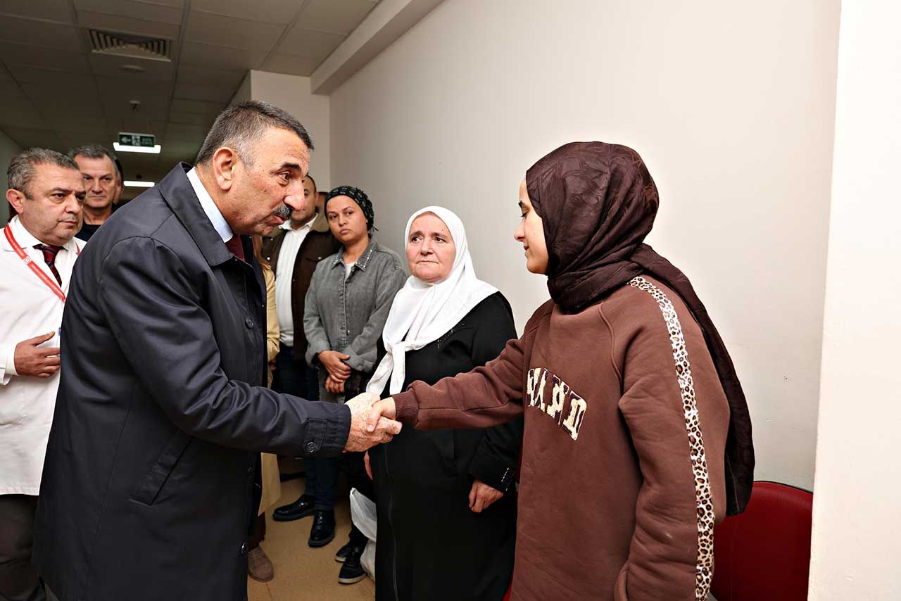 Validen Yaralı Jandarmaya Ziyaret (3)
