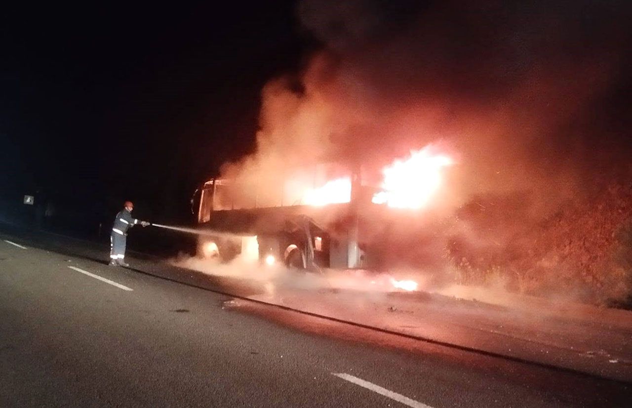 Zonguldak-Ankara yolunda midibüs alev alev yandı!