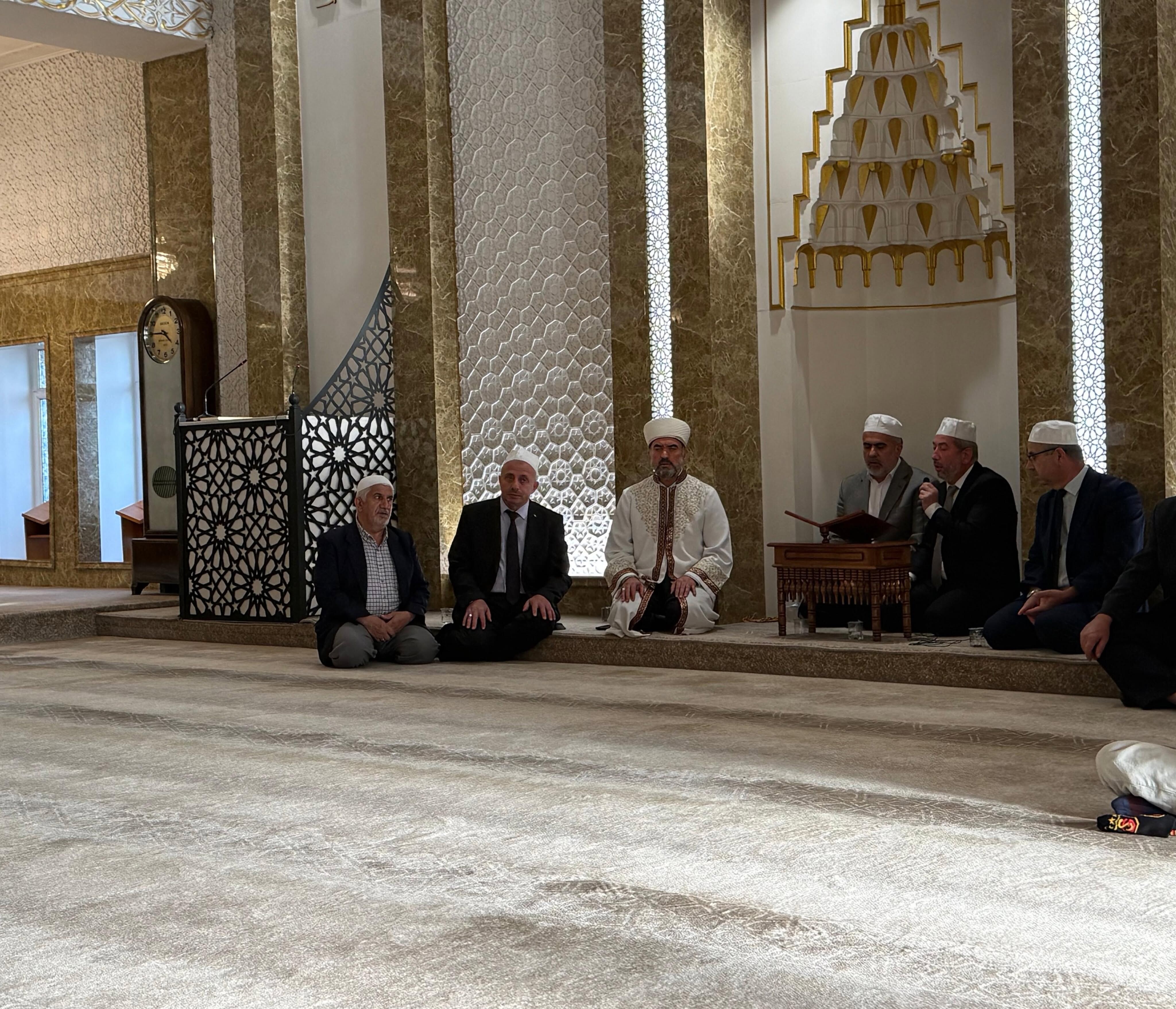 Zonguldak İl Müftülüğü, Camiler Ve Din Görevlileri Haftası Dolayısıyla Ebediyete Irtihal Eden Din Görevlileri Için Mevlid I Şerif Programı Gerçekleştirdi (4)