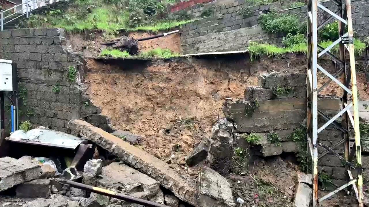 Zonguldak'ta Sağanak Sonrası Heyelan! Evler Tahliye Edildi (4)